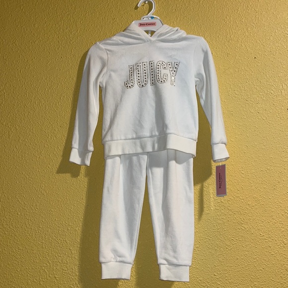 NWT Girls Juicy Couture Velour Cream and Gold Track Suit Sweat Suit Sz 5 - Picture 1 of 10